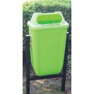 ЕДИНИЧНО ПЛАСТМАСОВО КОШЧЕ НА СТОЙКА